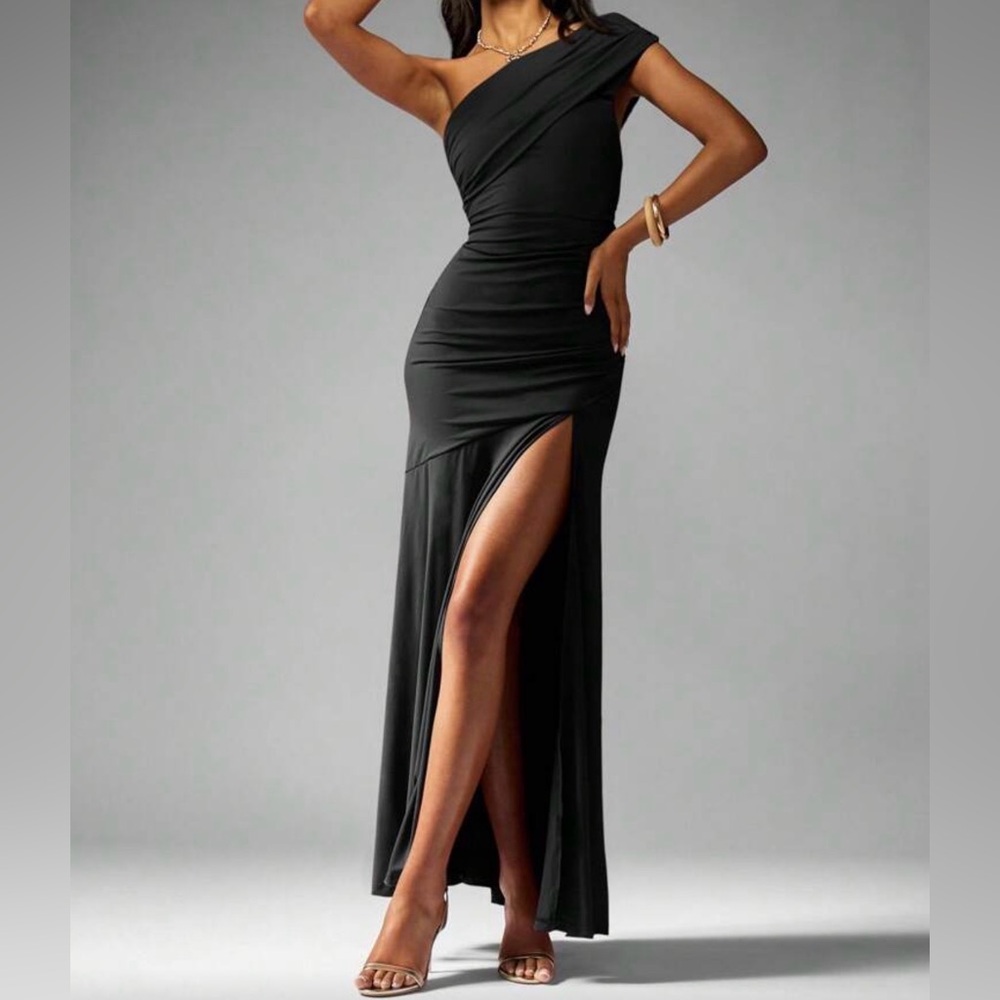 Missguided One-Shoulder Black High-Slit Evening Dress